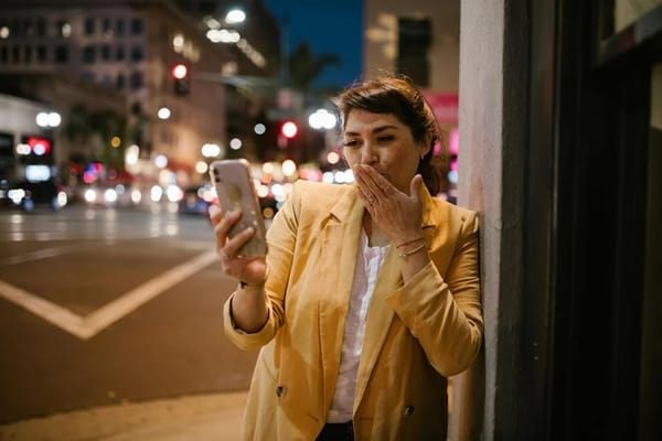 Are Long Distance Relationships Worth It? Exploring the Pros and Cons