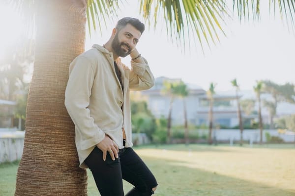 How to Tell if a Shy Guy Likes You